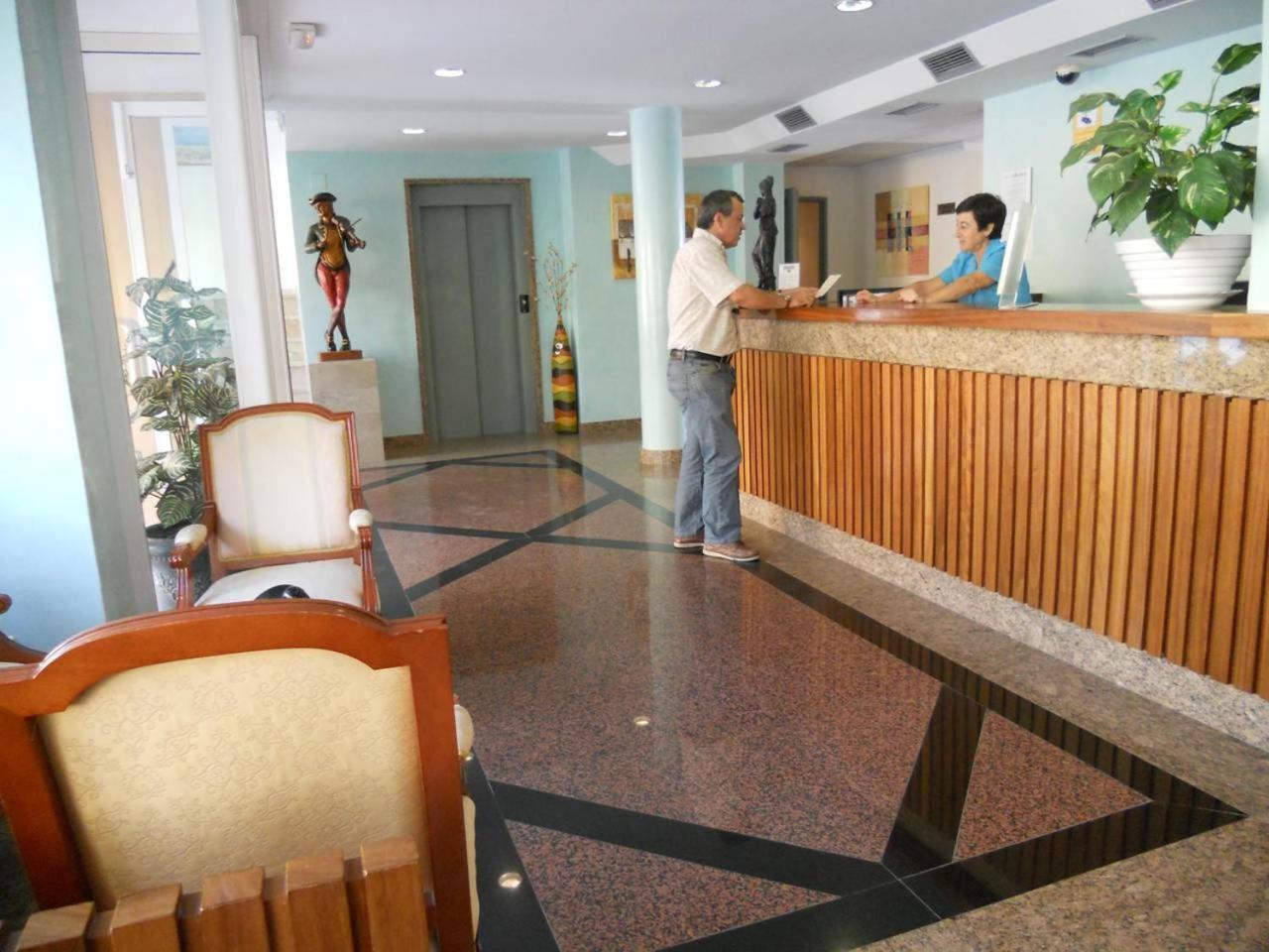 Apartamentos Nerja Bahia المظهر الخارجي الصورة